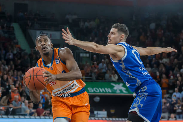 国米中场布 国米中场布