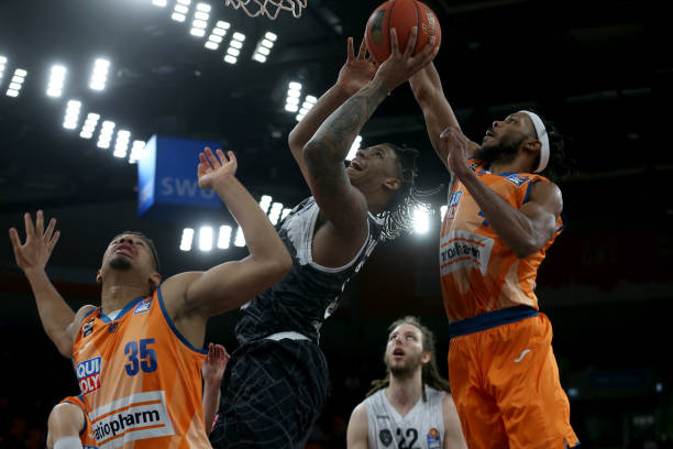 在这里蓬勃 在这里蓬勃