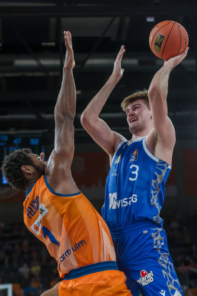 与自由人角 与自由人角