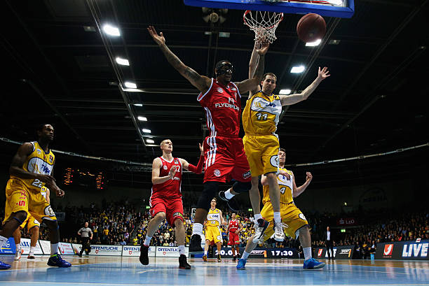 射门上具有 射门上具有